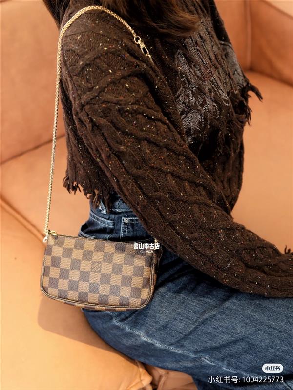 2026122105453618 580